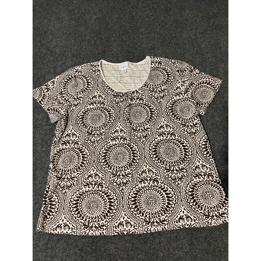 Jaclyn Smith Womens XL Brown White Medallion Textured Short Sleeve Top